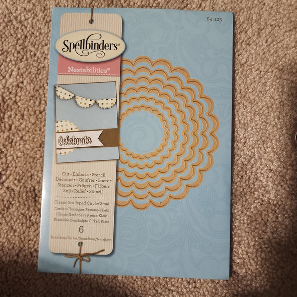 CLASSIC SCALLOPED CIRCLES SMALL - SPELLBINDERS DIES