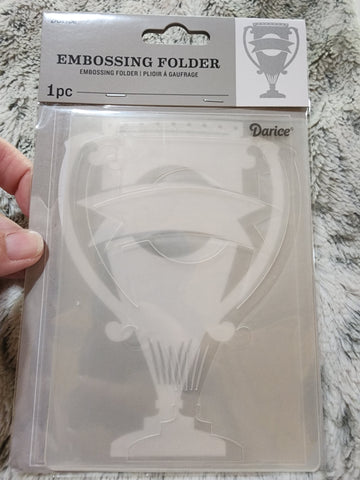 DARICE EMBOSSING FOLDER - TROPHY