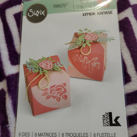 Discountined WRAP FAVOUR BOX - SIZZIX DIE SET
